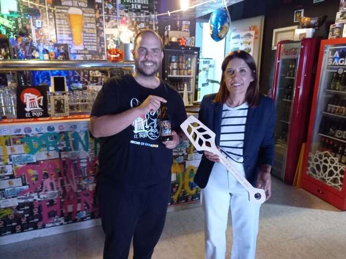  Juan Castro y Carmen Hernández / TA